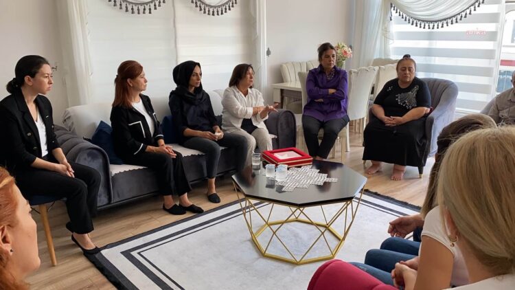 Selvi Kılıçdaroğlu, Mezitli’deki saldırıda şehit olan polisin ailesini ziyaret etti