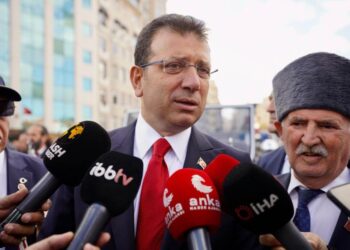 Gazeteciler, bakan Nebati’nin ‘Metro onayı’nı sordu, İmamoğlu cevapladı