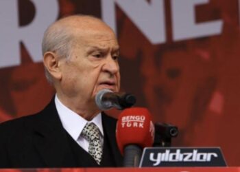 Prompter bozuldu, Bahçeli’nin konuşması yarım kaldı