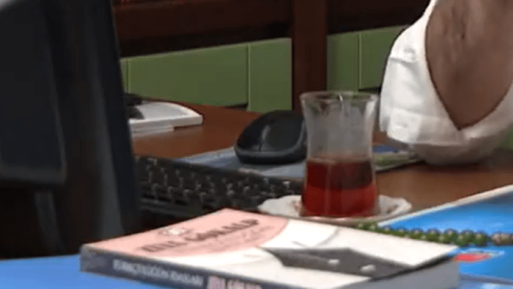 Kılıçdaroğlu’nun masasında dikkat çeken kitap