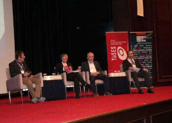 TÜSES’ten “Cumhuriyetin İkinci Yüzyılında Kutuplaşmayı Nasıl Aşacağız’’ konferansı