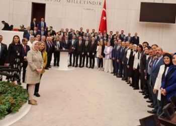 Sansür Yasası’nı Meclis’ten geçirip ‘hatıra fotoğrafı’ çektirdiler