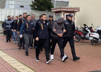 İnternet sitesi açıp hayali prefabrik ev sattılar