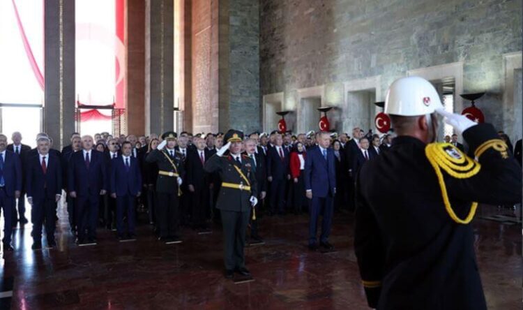 Cumhuriyetimiz 99 yaşında! Devlet erkanı Anıtkabir’de