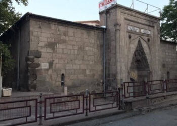 Sahibinden kiralık medrese!