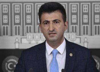 Çelebi’nin o paylaşımına tepki yağdı, çözümü yanıtları gizlemekte buldu