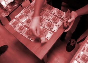 Dev ‘FETÖ’ operasyonu: Yüzlerce gözaltı