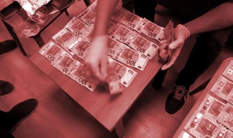 Dev ‘FETÖ’ operasyonu: Yüzlerce gözaltı