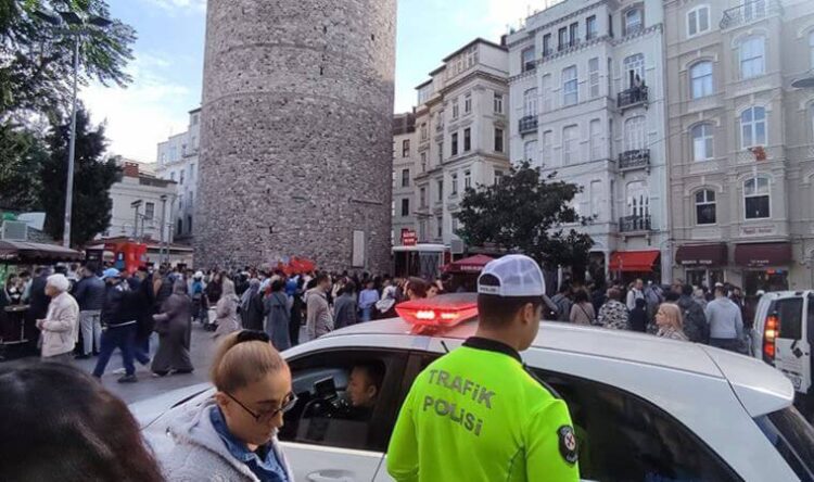 Galata Kulesi’nde korkunç olay! Metrelerce yükseklikten aşağıya düştü