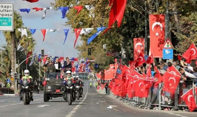 Vatan Caddesi’nde 99’ncu yıl coşkusu