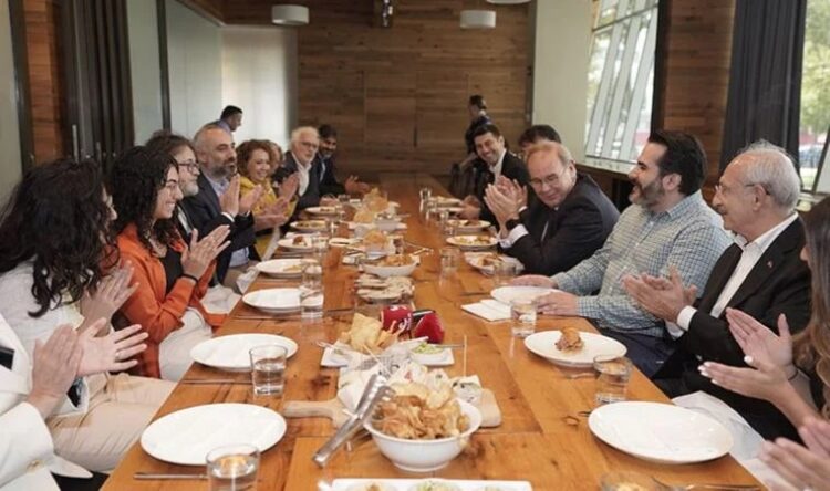 Kemal Kılıçdaroğlu, ABD’de Türk öğrencilerle bir araya geldi