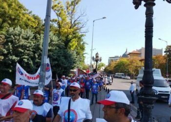 Eğitim-İş polis engelini aştı: AKP’den hesabı emekçiler soracak