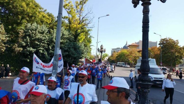 Eğitim-İş polis engelini aştı: AKP’den hesabı emekçiler soracak