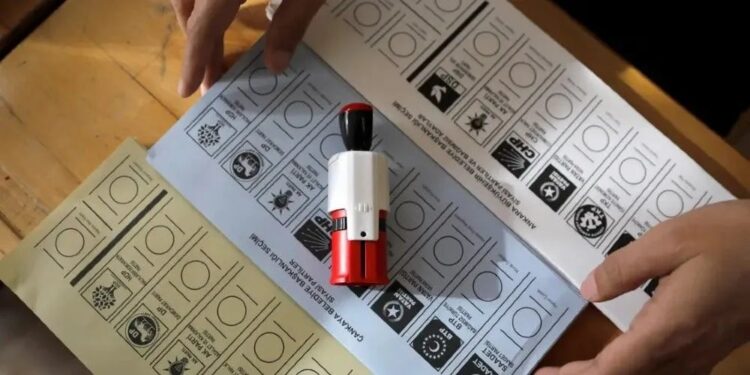 Kararsız seçmenin kökeni… İşte ilk iki sıradaki parti