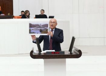 Utku Çakırözer’den Meclis kürsüsünde ‘oligark’ tepkisi