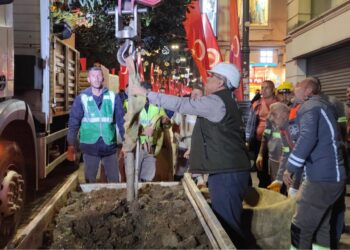 İstiklal Caddesi’ndeki beton saksılar kaldırılıyor