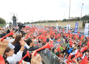 44. N Kolay İstanbul Maratonu 102 ülkeden 60 bin kişiyi bir araya getirdi