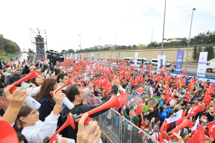 44. N Kolay İstanbul Maratonu 102 ülkeden 60 bin kişiyi bir araya getirdi