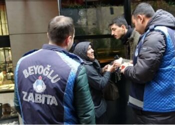 Yasak sonrası İstiklal’de seyyar satıcılara ceza yağdı