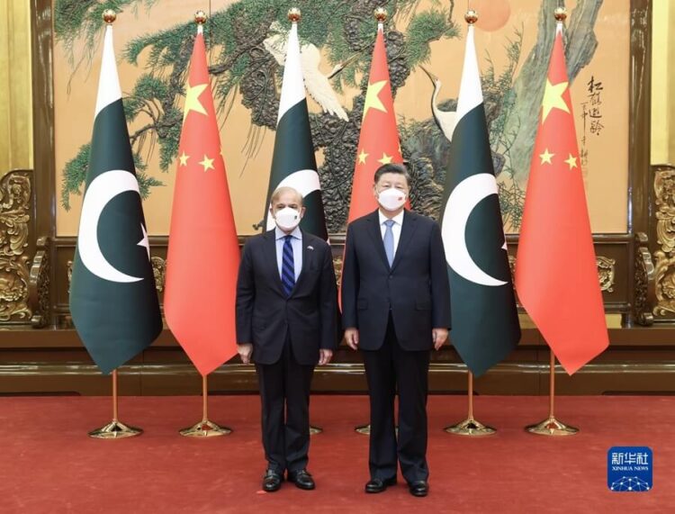 Xi Jinping Pakistan Başbakanı Şerif’le Beijing’de görüştü