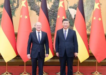 Çin Cumhurbaşkanı Xi, Almanya Başbakanı Olaf Scholz ile bir araya geldi