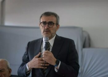 Mahir Ünal, dedesinin fotoğrafını paylaştı, sosyal medyada hedef oldu