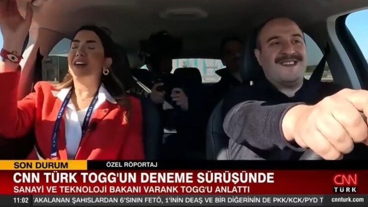 Fulya Öztürk TOGG’a bindi, tepkileri gündem oldu