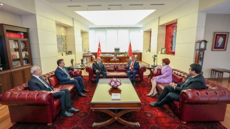 “Ortak aday artık ‘açıklanmadığı için’ yıpranıyor”