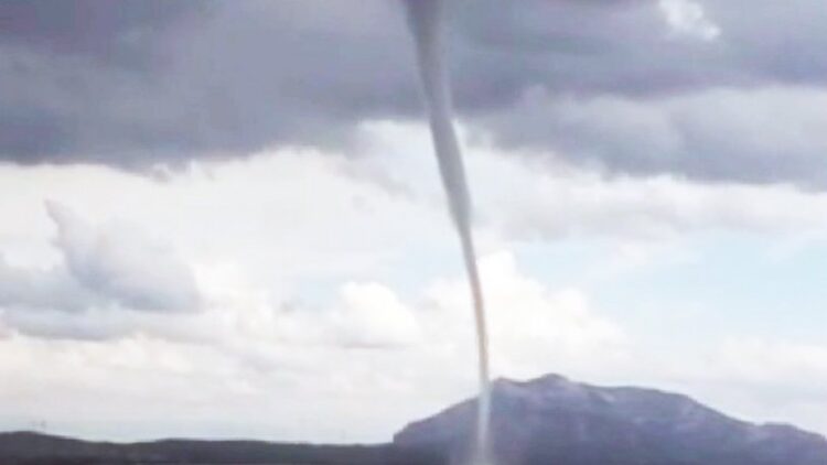 Datça’da korkutan hortum