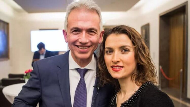 Eşine yüksek maaşlı iş ayarlamakla suçlanan belediye başkanı görevden alındı