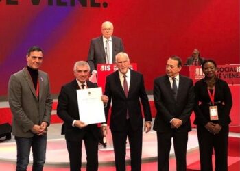 CHP’li Ünal Çeviköz, 26. Sosyalist Enternasyonel Kongresi’nde Prezidyum üyeliğine seçildi