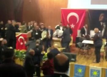 İYİ Parti kongresinde kavga çıktı! Bir kişi yaralandı