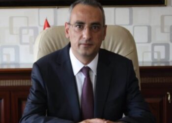 Kaymakam, evde kanlar içinde bulundu