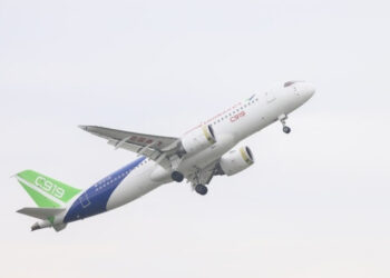 Çinli uçak üreticisi COMAC, 300 yeni C919 jet uçağı siparişi aldı