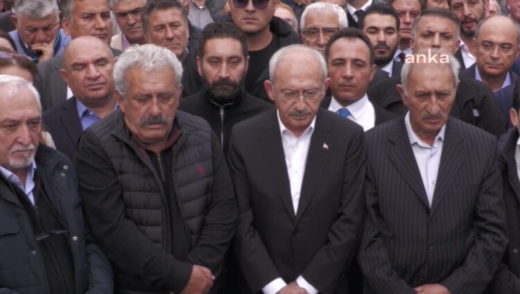 Kemal Kılıçdaroğlu kardeşi Celal Kılıçdaroğlu’nun cenazesine katıldı