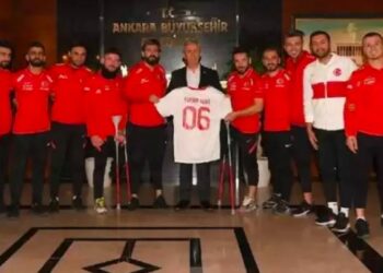 Milli Takım, Mansur Yavaş’ı ziyaret etti, hepsi disipline sevk edildi