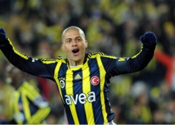 Alex’ten Fenerbahçe taraftarlarını heyecanlandıran tweet
