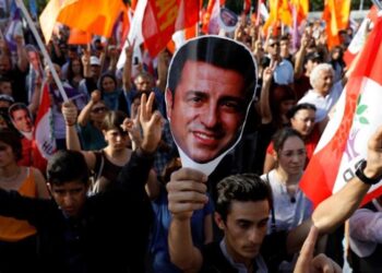 ‘HDP seçmeni üzerinde Öcalan mı, Demirtaş mı daha etkili?’ İşte anket sonuçları…