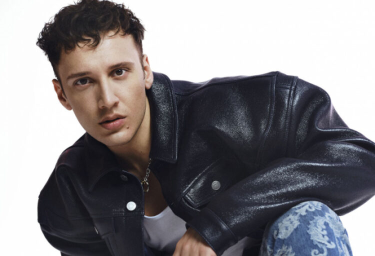 Deprem tatbikatında şarkısı çalınan Edis’ten açıklama