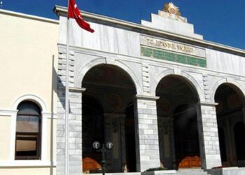 İstanbul Valiliği açıkladı: Beyoğlu’nda 121 kişi gözaltına alındı