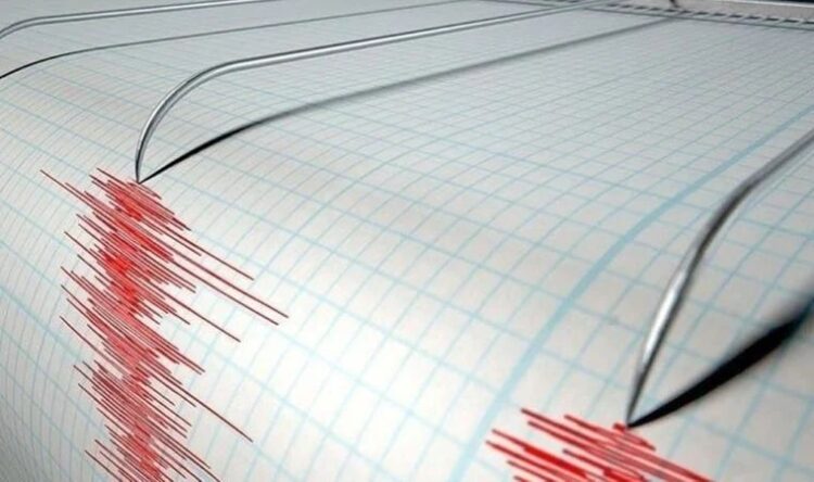 Ege’de korkutan deprem