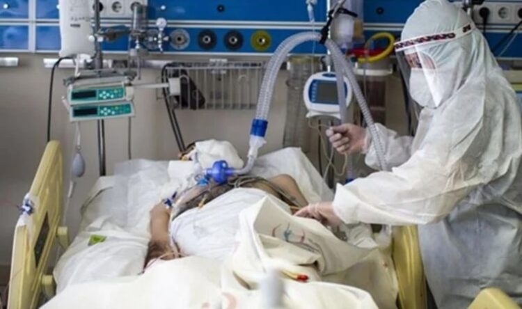 Covid-19 hastası virüsten 411 gün sonra kurtuldu