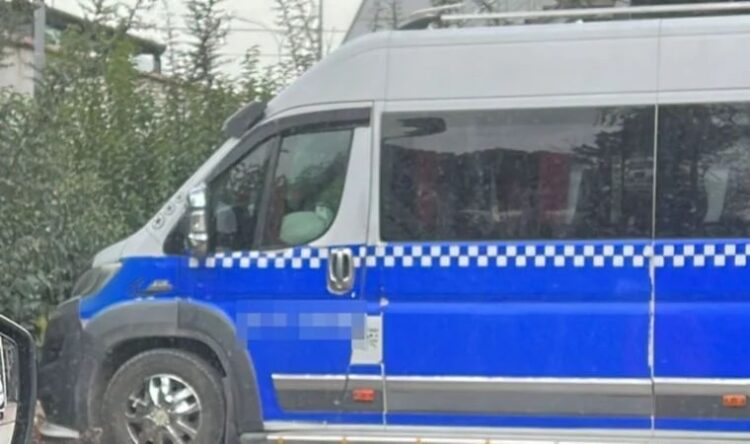 Kapıları kapatıp cinsel saldırıya kalkıştı