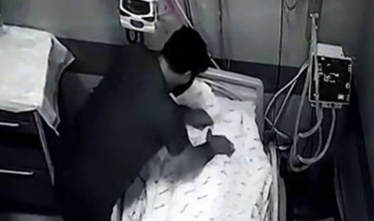 Özel hastanede skandal: Felçli hastanın ağzını ve boğazını sıktılar!