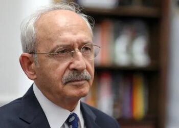 “Ayağa kalk CHP, ayağa kalk Türkiyem”