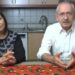 Kılıçdaroğlu, eşi Selvi Kılıçdaroğlu ile birlikte kameranın karşısına geçti