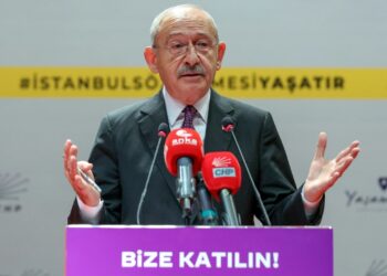 Kılıçdaroğlu, kadınlara seslendi: Bir telefon numaramız var, cüzdanınıza yazın bunu…