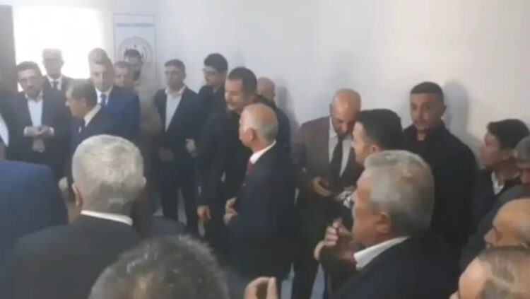 Bakan Kirişci’den yardım isteyen çiftçiye: Adını bile söyleyemiyorsun