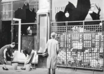 KFC’den ‘Kristal Gece’ skandalı: ‘Kendinizi tavuk ve peynirle şımartın’