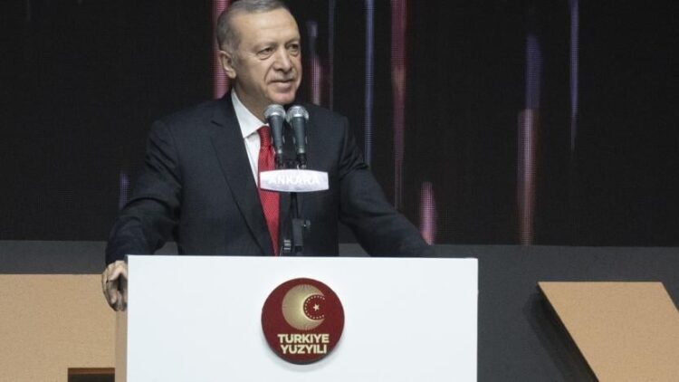 Leman’dan ‘AKP etkinliği’ kapağı